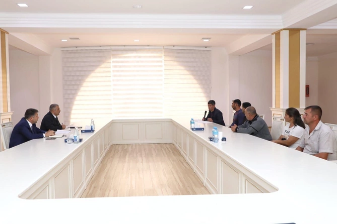 Baş direktoru Salyan rayonunda vətəndaş qəbulu keçirib — FOTOLAR