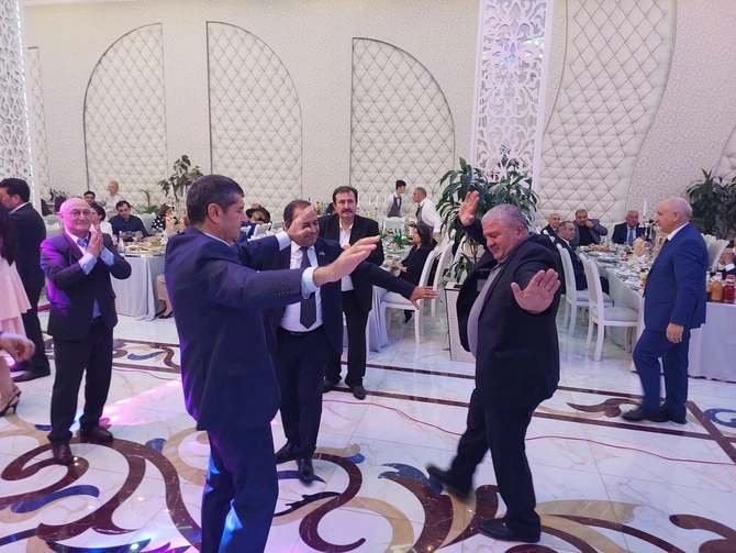 Şəmistan Əlizamanlının oğlunun toyu oldu — FOTOLAR Şəmistan Əlizamanlının oğlunun toyu oldu — FOTOLAR