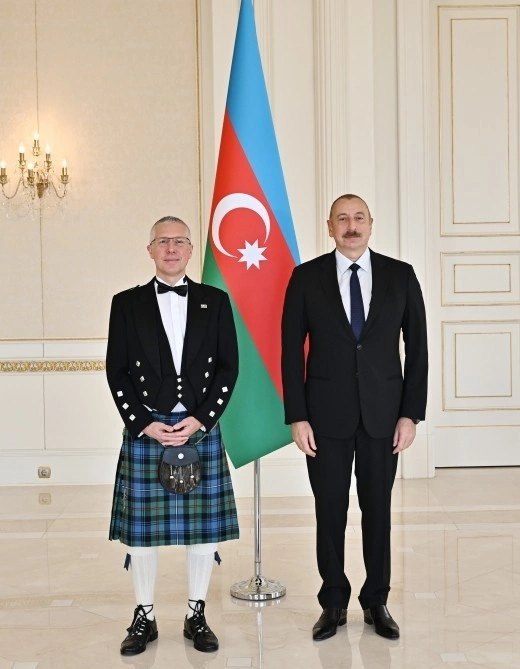 Prezident Britaniya səfirinin etimadnaməsini qəbul edib — YENİLƏNİB+FOTOLAR