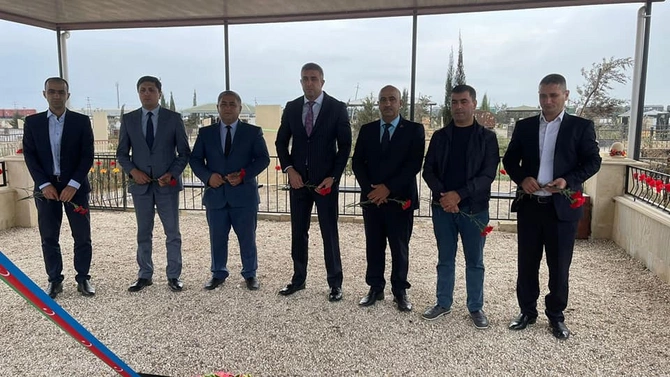 Salyanda şəhid Hüseynağa Balıyevin məzarı ziyarət olundu — FOTOLAR Salyanda şəhid Hüseynağa Balıyevin məzarı ziyarət olundu — FOTOLAR