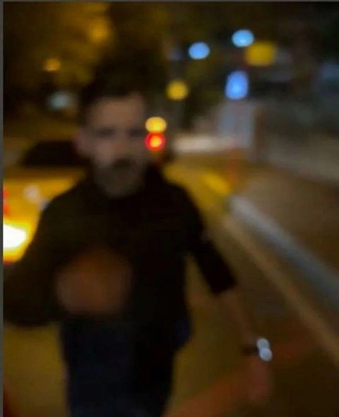 Azərbaycanlı müğənni İstanbulda taksi sürücüsü tərəfindən döyüldü — VİDEO