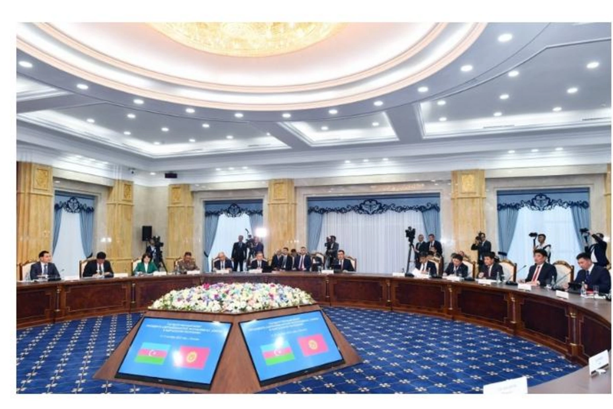Azərbaycanla Qırğızıstan arasında Birinci Dövlətlərarası Şuranın geniş tərkibdə iclası olub — FOTO