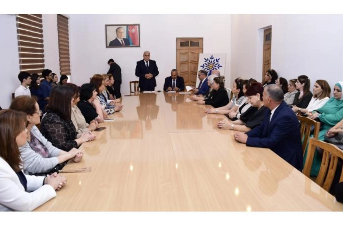 Hər birimizin taleyində müəllimin hərarətli qəlbinin bir zərrəciyi var — FOTOLAR
