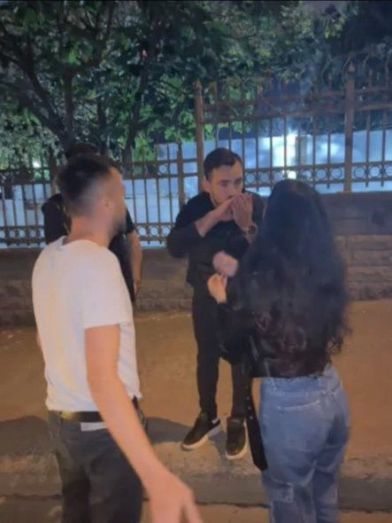 Azərbaycanlı müğənni İstanbulda taksi sürücüsü tərəfindən döyüldü — VİDEO
