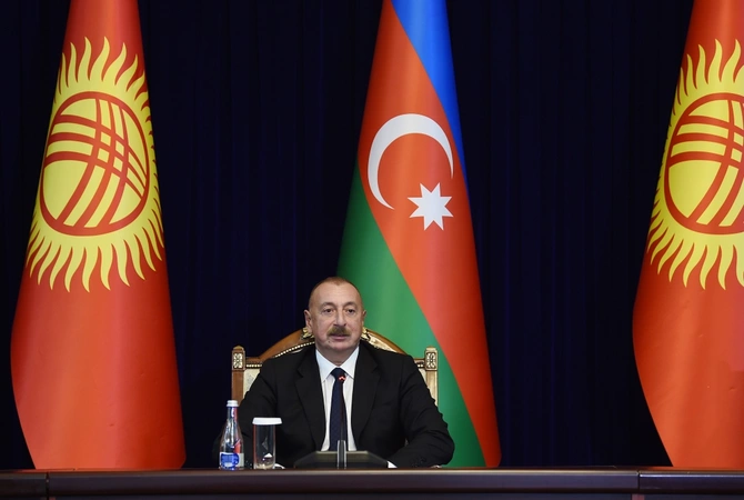 Azərbaycan və Qırğızıstan prezidentləri mətbuata bəyanatlarla çıxış ediblər — YENİLƏNDİ (FOTOLAR) Azərbaycan və Qırğızıstan prezidentləri mətbuata bəyanatlarla çıxış ediblər — YENİLƏNDİ (FOTOLAR)