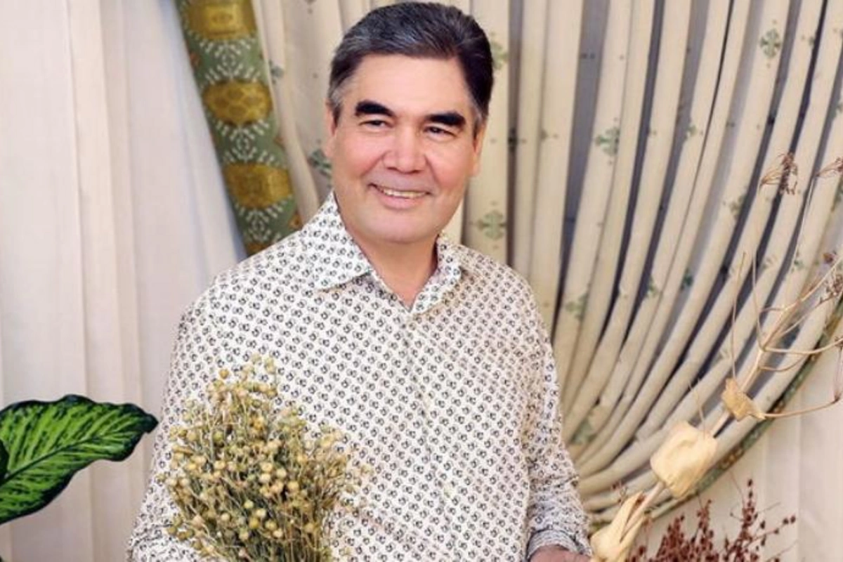 Keçmiş türkmənbaşı özünə yeni sənət tapıb — FOTO