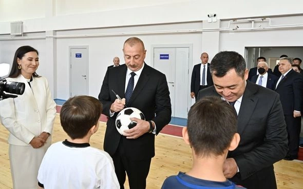 Bişkekdə Heydər Əliyev adına Məktəb-Gimnaziya təhsil-tərbiyə kompleksinin açılışı olub — YENİLƏNİB (FOTO)