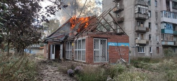 Rusiya ordusu insanların sıx olduğu mərkəzi bazarı vurub: ölənlər və yaralılar var — FOTO