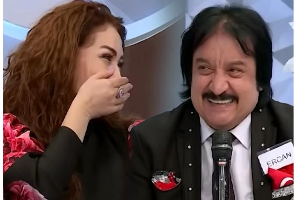 Türkiyəli aparıcı canlı efirdə Zahidə Günəşə elçi çıxdı — VİDEO