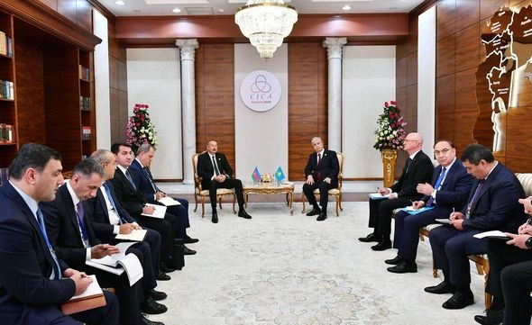 Tokayev: “Biz Azərbaycanı öz müttəfiqimiz, strateji tərəfdaşımız hesab edirik” — YENİLƏNİB (FOTO/VİDEO)