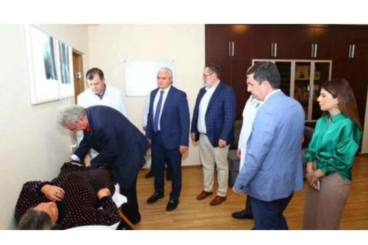İtaliyalı mütəxəssis tərəfindən ödənişsiz olaraq ağır endoprotez əməliyyatları icra edilib — FOTOLAR