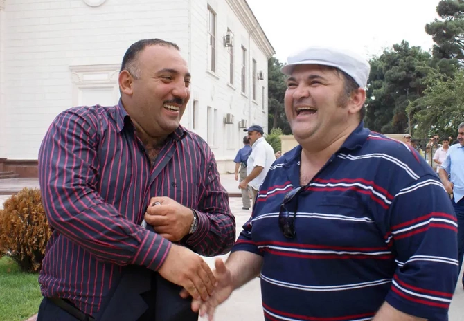 Özündən 17 yaş kiçik tələbəsi ilə evlənən Ayaz Salayevin ölkədən getməsinə nə mane oldu?
