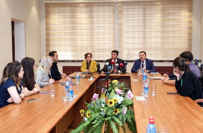 SOCAR “Azəriqaz” İB-yə daxil olan müraciətlərin sayı ötən ilin analoji dövrü ilə müqayisədə azalıb SOCAR “Azəriqaz” İB-yə daxil olan müraciətlərin sayı ötən ilin analoji dövrü ilə müqayisədə azalıb