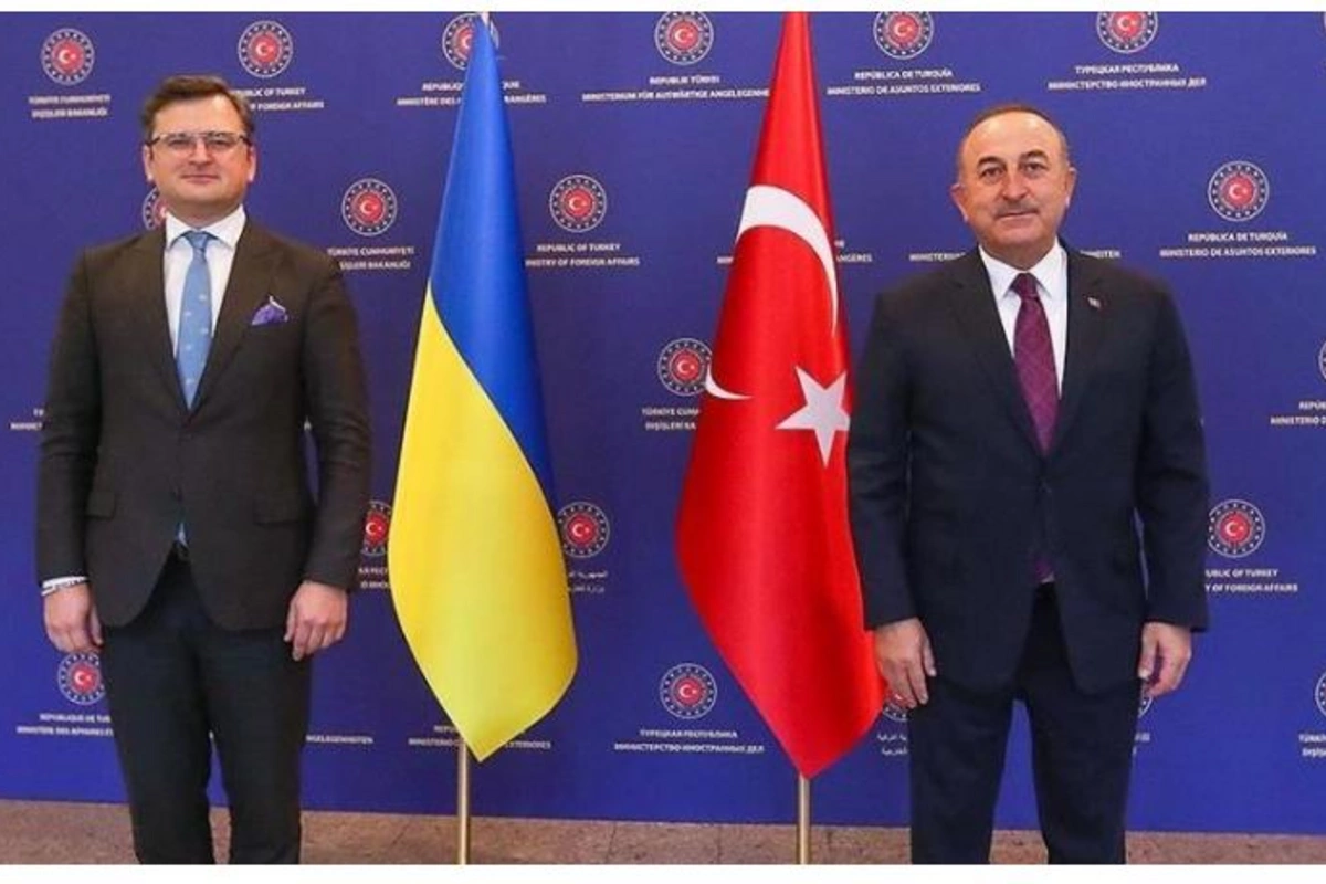 Çavuşoğlu Kuleba ilə Ukraynadakı vəziyyəti müzakirə etdi