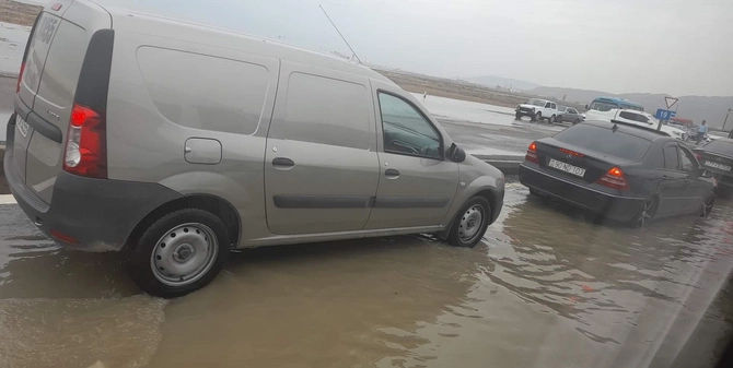 Su kəmərində qəza, Bakı-Qazax yolu bağlandı, DİN hərəkətə keçdi — YENİLƏNİB-4 (FOTO)