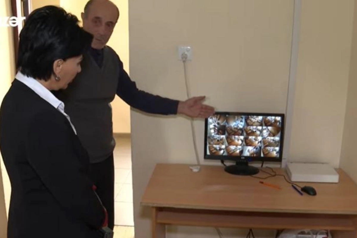 Direktor məktəbin avadanlıqlarını yeni iş yerinə aparıb? — VİDEO