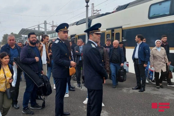 Xarici diplomatlar Gəncədə raket düşən ərazidə olublar — YENİLƏNİB (FOTO)