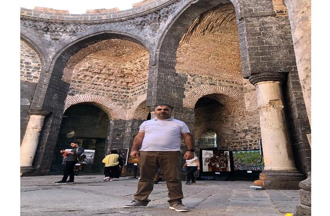 Diyarbəkir: şəhər savaşından turizm mərkəzinə çevrilişin hekayəsi — FOTOREPORTAJ Diyarbəkir: şəhər savaşından turizm mərkəzinə çevrilişin hekayəsi — FOTOREPORTAJ