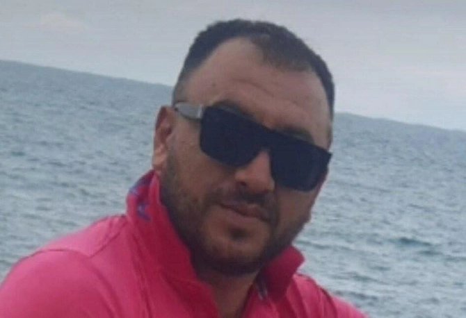 Xankəndidə qəbirlərimizi dağıdan ermənilərin FOTOSU Xankəndidə qəbirlərimizi dağıdan ermənilərin FOTOSU