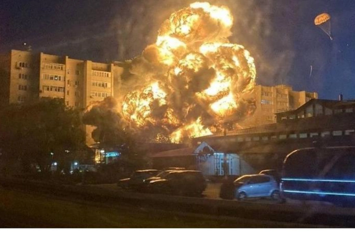 Qırıcının binaya düşməsi nəticəsində 2 nəfər öldu, 15 nəfər yaralandı