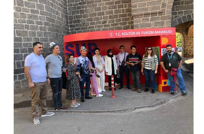 Diyarbəkir: şəhər savaşından turizm mərkəzinə çevrilişin hekayəsi — FOTOREPORTAJ Diyarbəkir: şəhər savaşından turizm mərkəzinə çevrilişin hekayəsi — FOTOREPORTAJ