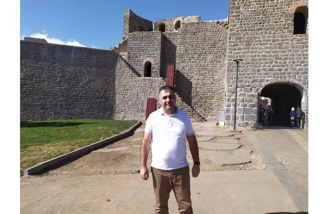 Diyarbəkir: şəhər savaşından turizm mərkəzinə çevrilişin hekayəsi — FOTOREPORTAJ Diyarbəkir: şəhər savaşından turizm mərkəzinə çevrilişin hekayəsi — FOTOREPORTAJ