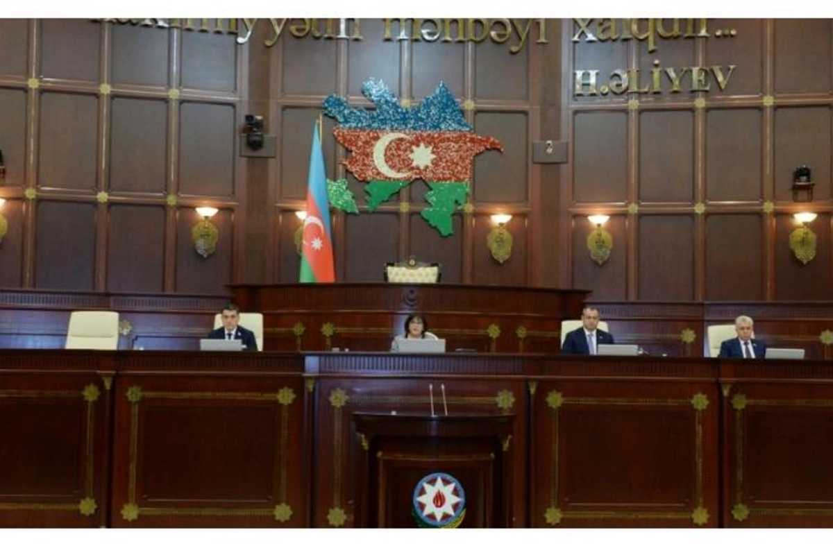 Milli Məclisdə Makrona yeni ad qoyuldu