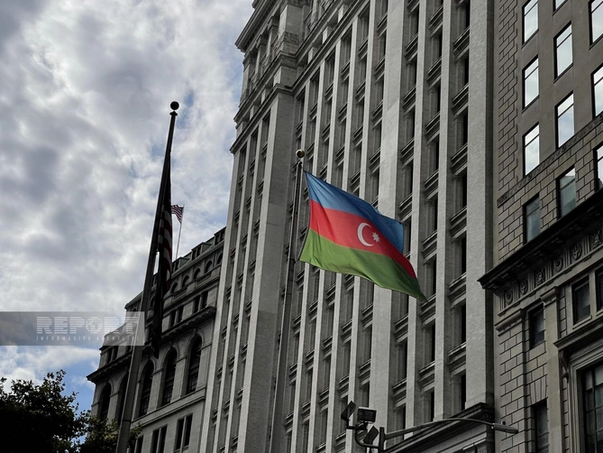 Azərbaycan bayrağı Nyu-Yorkun məşhur küçəsində ucaldılıb — FOTO Azərbaycan bayrağı Nyu-Yorkun məşhur küçəsində ucaldılıb — FOTO