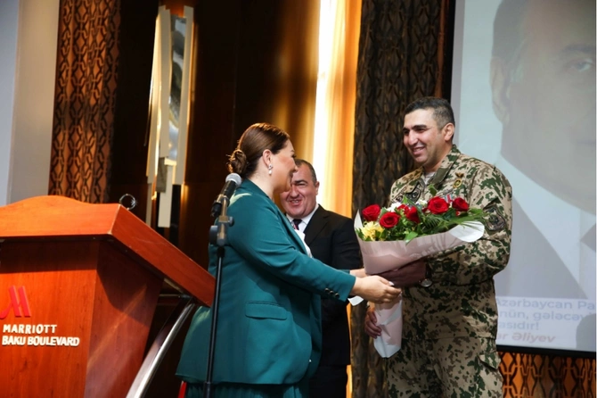 YAP-ın təsis edilməsinin 30 illiyi münasibətilə Xətai rayonunda konfrans keçirildi — FOTOLAR