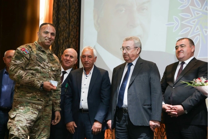 YAP-ın təsis edilməsinin 30 illiyi münasibətilə Xətai rayonunda konfrans keçirildi — FOTOLAR