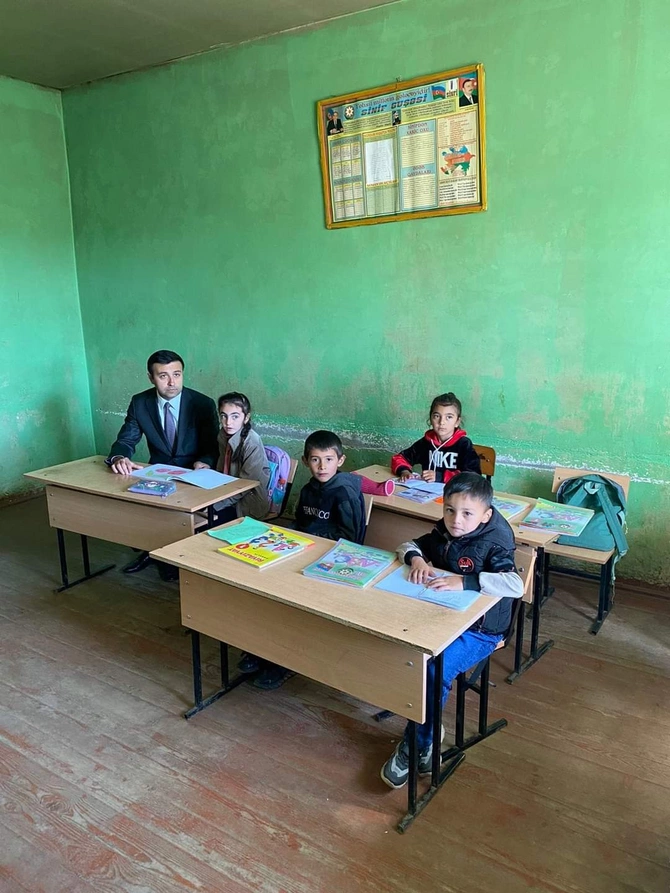 İcra başçısı direktoru məktəbdə tapmadı, Təhsil İdarəsinə şikayət etdi — FOTOLAR