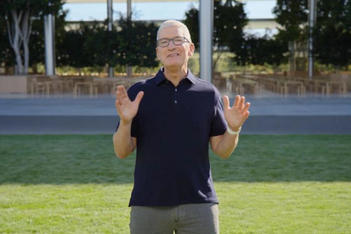 Apple şirkətinin rəhbəri hər bir uşağın bilməli olduğu dili açıqlayıb