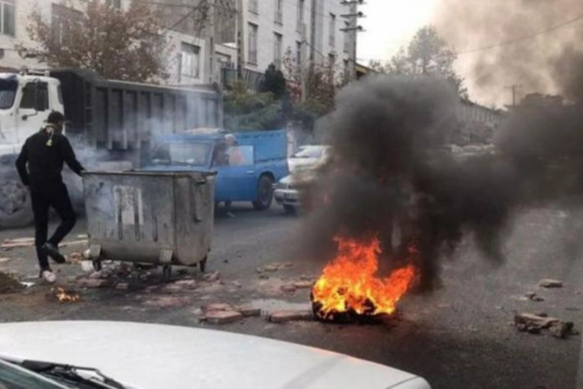 Tehranda etirazlar davam edir: — VİDEO