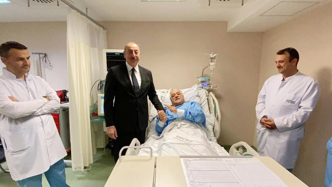 Prezident qəza keçirən Binəli Yıldırım və Şamil Ayrıma baş çəkdi — FOTOLAR