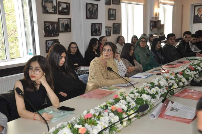 Azərbaycan Dillər Universitetində mənəvi dəyərlərlə bağlı tədbir keçirildi Azərbaycan Dillər Universitetində mənəvi dəyərlərlə bağlı tədbir keçirildi