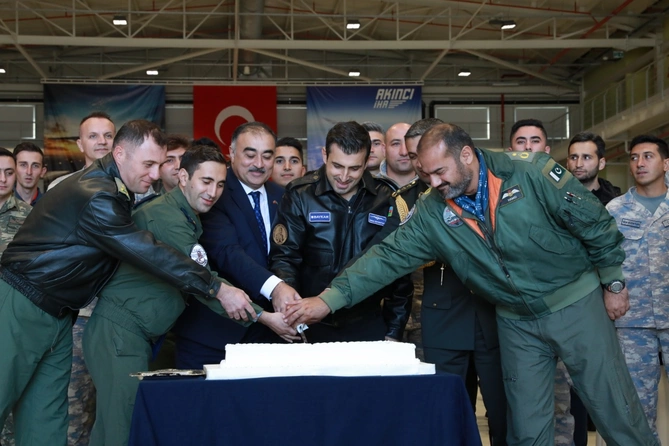 Türkiyə, Azərbaycan və Pakistan AKINCI operatorları məzun olub — FOTOLAR Türkiyə, Azərbaycan və Pakistan AKINCI operatorları məzun olub — FOTOLAR