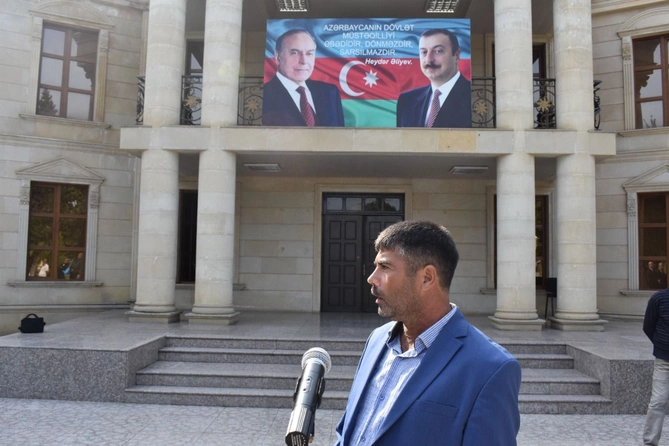 Kürdəmir sakinlərinin müraciətləri Açıq mikrofonda qeydə alındı — FOTO Kürdəmir sakinlərinin müraciətləri Açıq mikrofonda qeydə alındı — FOTO