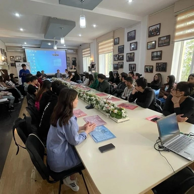 Azərbaycan Dillər Universitetində mənəvi dəyərlərlə bağlı tədbir keçirildi Azərbaycan Dillər Universitetində mənəvi dəyərlərlə bağlı tədbir keçirildi