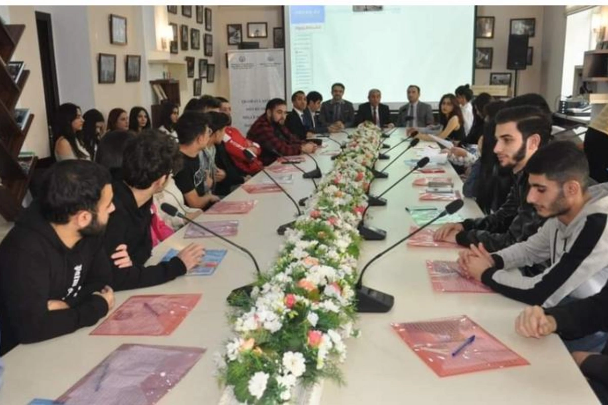 Azərbaycan Dillər Universitetində mənəvi dəyərlərlə bağlı tədbir keçirildi
