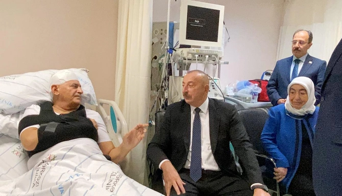 Prezident qəza keçirən Binəli Yıldırım və Şamil Ayrıma baş çəkdi — FOTOLAR