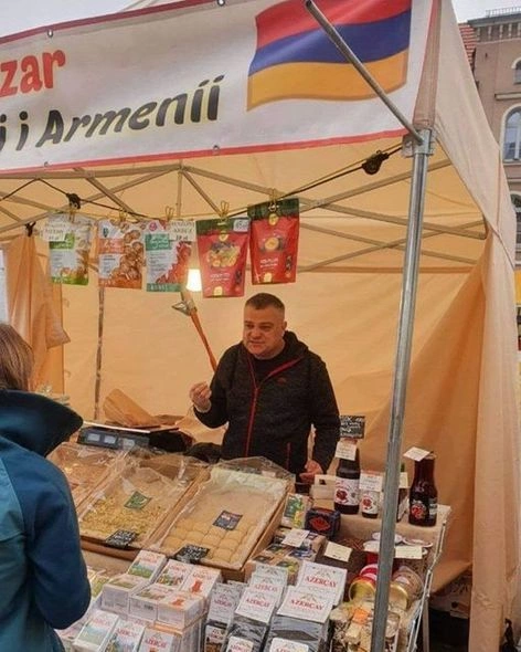 Polşada Azərbaycan məhsulları “erməniləşdirildi” — FOTO Polşada Azərbaycan məhsulları “erməniləşdirildi” — FOTO