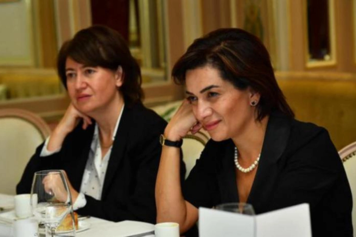 Paşinyanın arvadı Fransada təhqir edildi