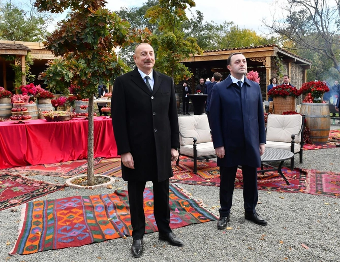 Gürcüstanın Mçxeti rayonundakı Muxrani sarayında mədəni proqram təqdim edilib — YENİLƏNİB (FOTOLAR) Gürcüstanın Mçxeti rayonundakı Muxrani sarayında mədəni proqram təqdim edilib — YENİLƏNİB (FOTOLAR)