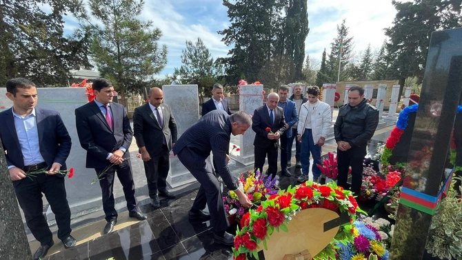 Salyanda şəhid Sultan İbrahimov anıldı — FOTOLAR Salyanda şəhid Sultan İbrahimov anıldı — FOTOLAR