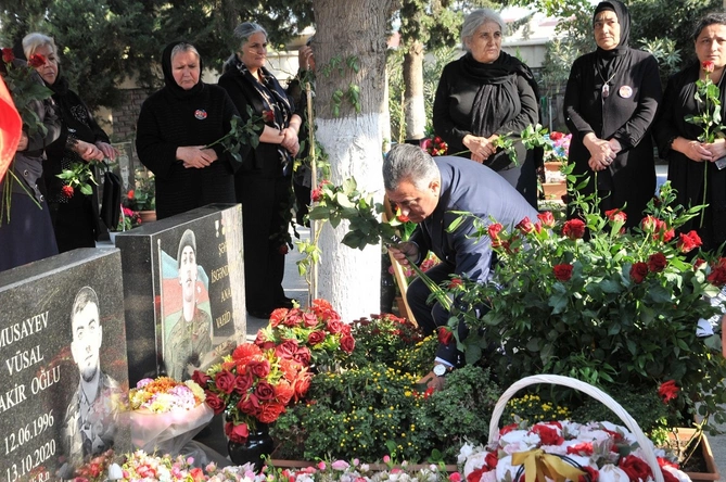 Abşeronda şəhidlərimiz anım günlərində yad edildi — FOTOLAR Abşeronda şəhidlərimiz anım günlərində yad edildi — FOTOLAR