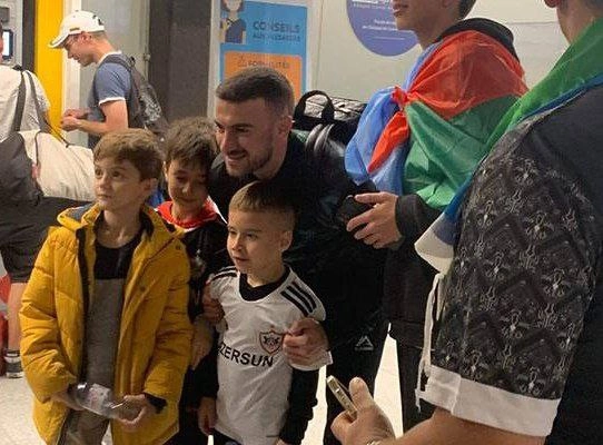Qarabağı Fransada belə qarşıladılar — FOTO/VİDEO Qarabağı Fransada belə qarşıladılar — FOTO/VİDEO