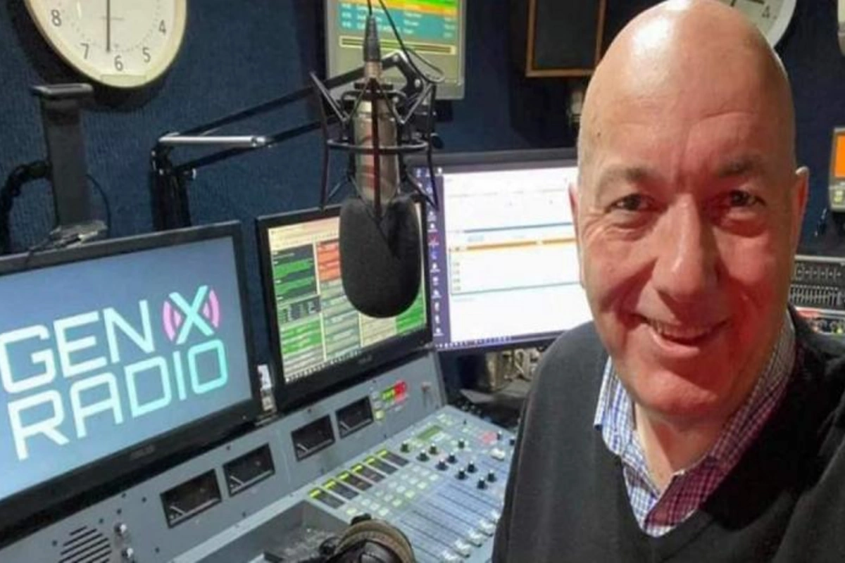 Britaniyalı radio aparıcısı canlı yayımda öldü