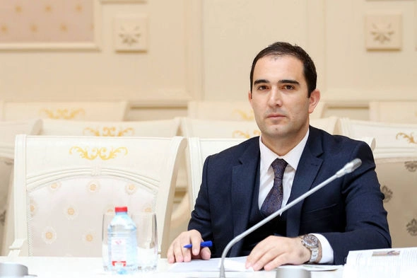 Baş redaktor: “Jurnalisti qaralamaq düşüncəsi Rəşad Məcidə başucalığı gətirə bilməz”