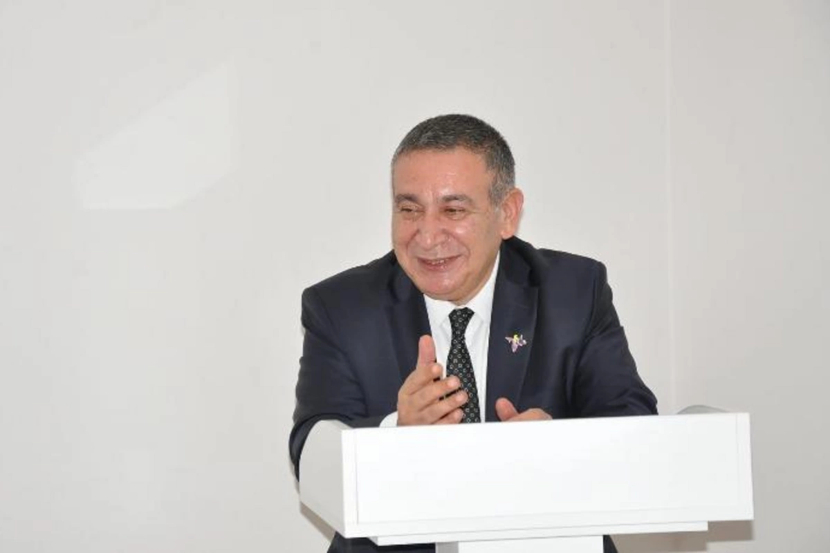 Rəşad Məcid, siz MŞ-nin sədrisiniz, yoxsa AYB-nin sözçüsü?!