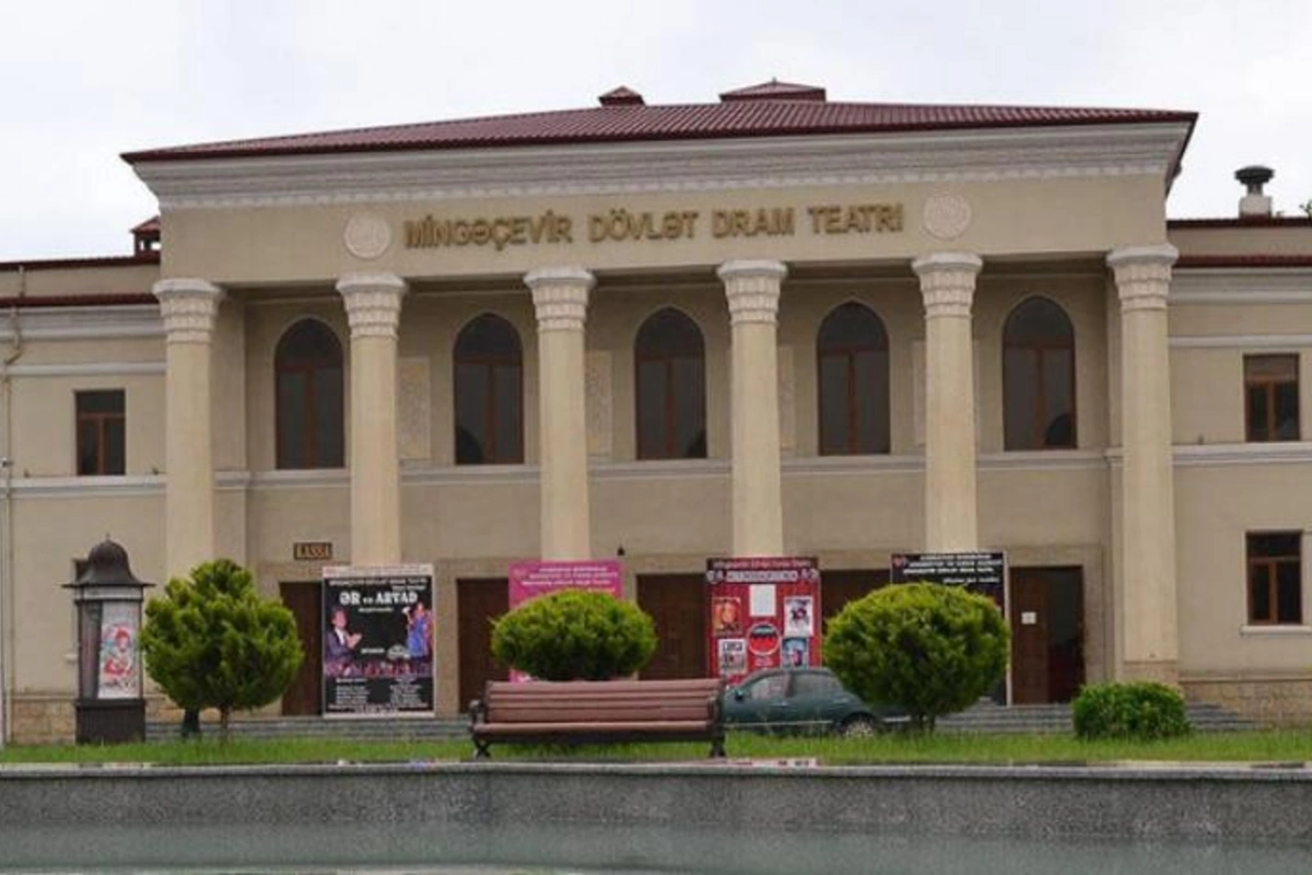 Korrupsiyada ittiham olunan teatr direktoru işdən çıxarıldı